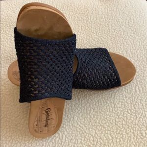 Bare Traps sandals - navy weave top.
